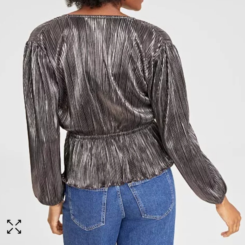 On 34th Metallic Peplum Top Size 2X - Picture 3 of 3